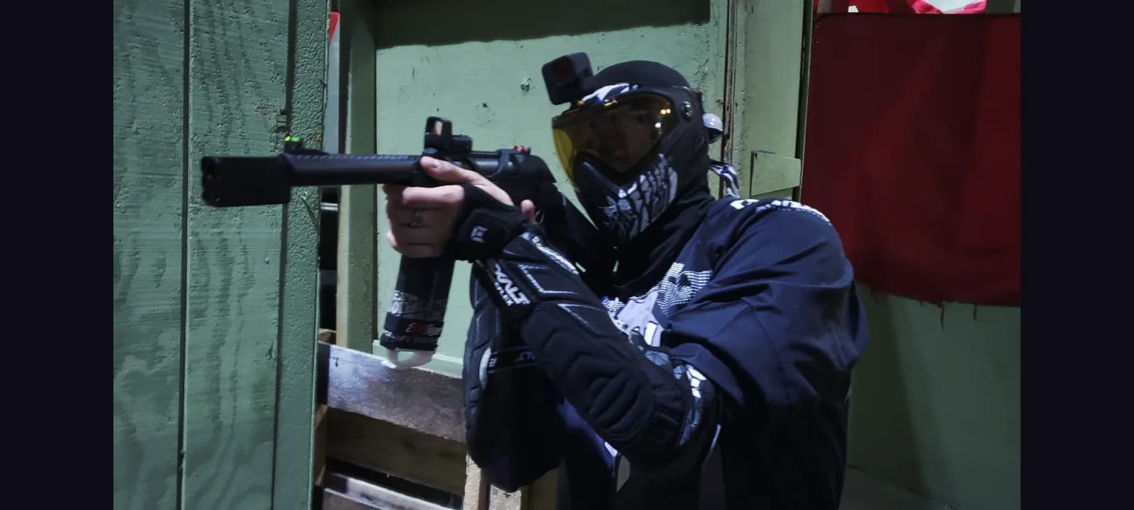 Phantom Reaper advancing through a CQB lane